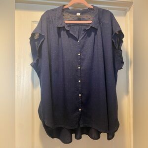 Old Navy, size 2X Plus, navy blue high/low capped sleeve top.